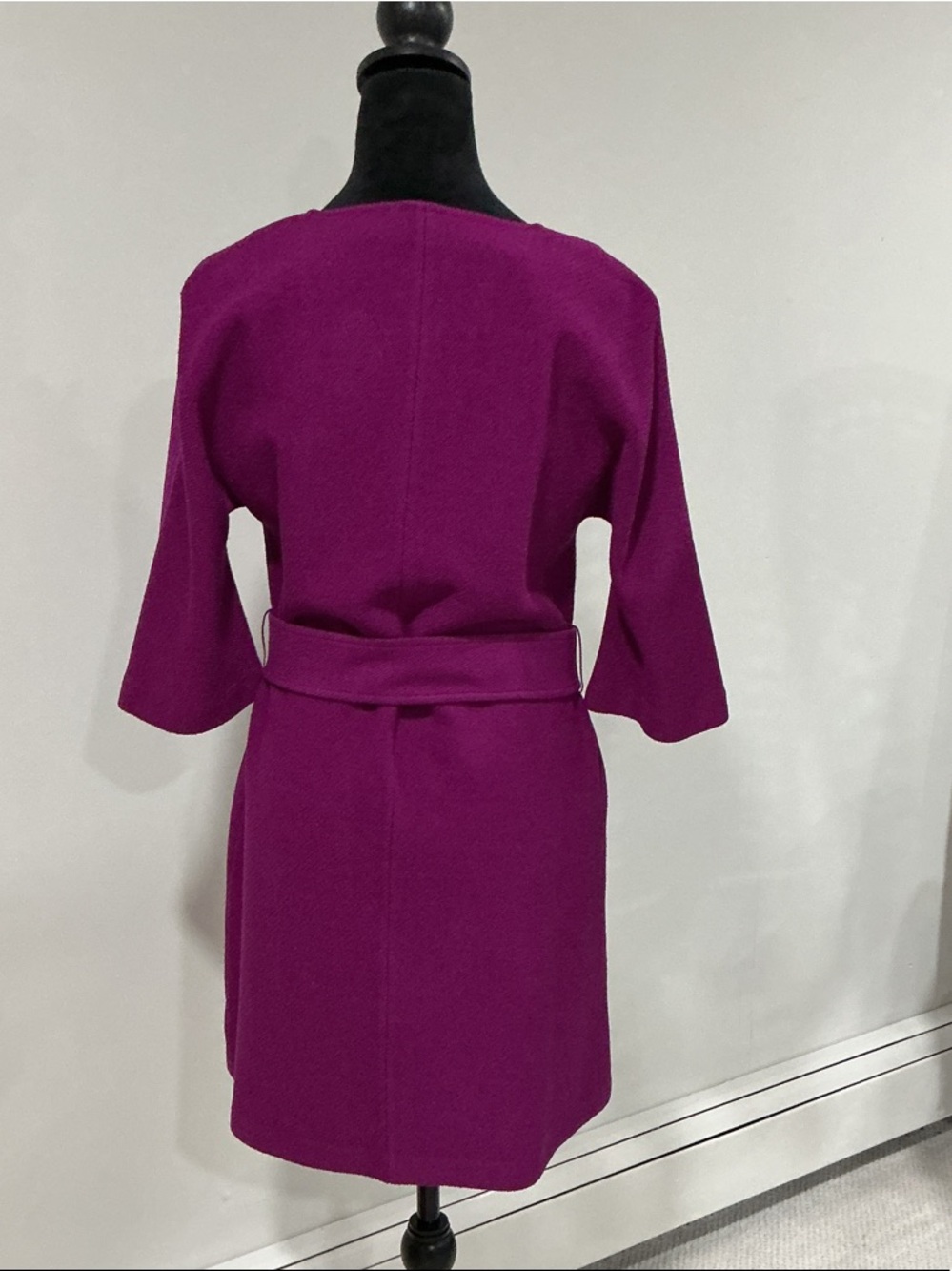 St. John Collection Fushia duster jacket. Size 6 - Picture 7 of 10